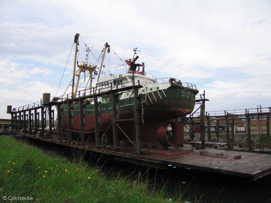 Foto barco na doca