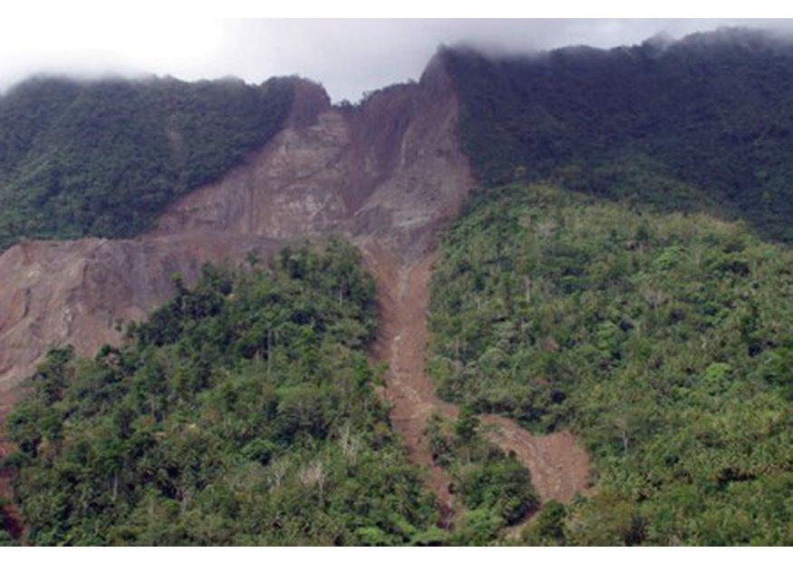 Foto deslizamento de terra