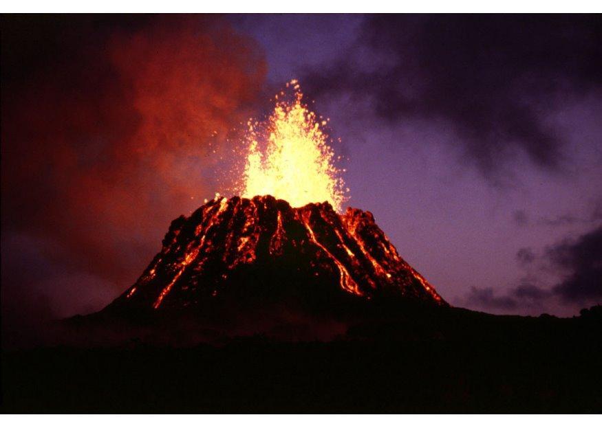 Foto erupA§A£o de vulcA£o 