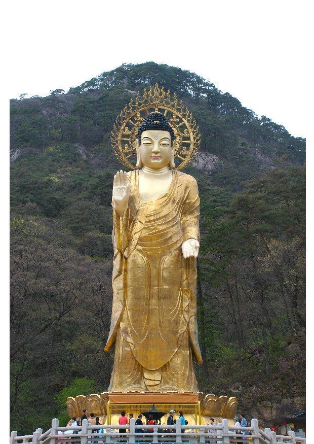 Foto estA¡tua de ouro de maitreya 