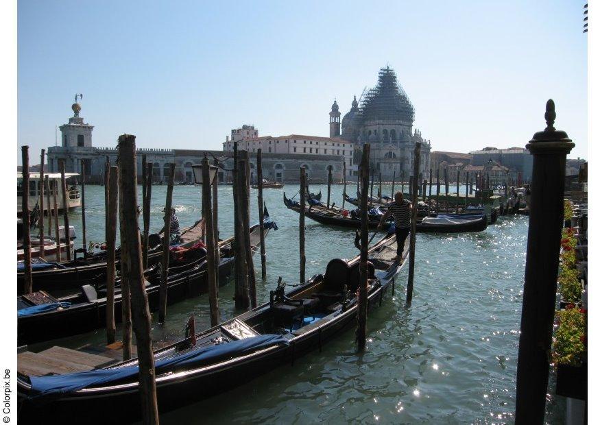 Foto gA´ndolas no grand canal em veneza