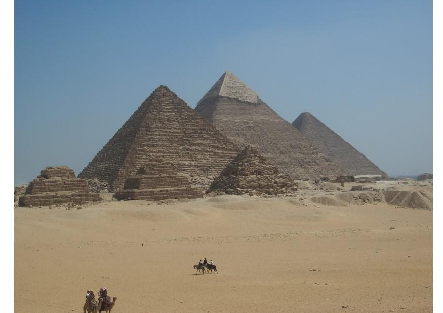 Foto pirA¢mides em gizA©