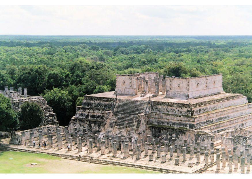 Foto templo dos guerreiros, chichen itza